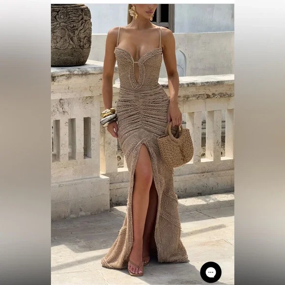 Elegant Beige Evening Gown - Picture 3 of 8